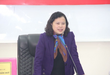 Thứ trưởng Bộ Y tế Nguyễn Thị Xuyên chỉ đạo, kiểm tra công tác điều trị tại Bệnh viện bệnh Nhiệt đới Trung ương